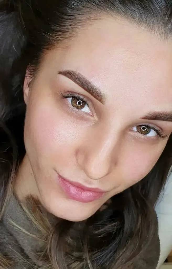 Пудровое напыление бровей